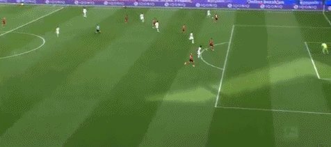 1634512256080083089.gif 拜仁3.gif